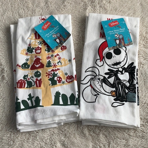 New Disney Bundle - Picture 1 of 3